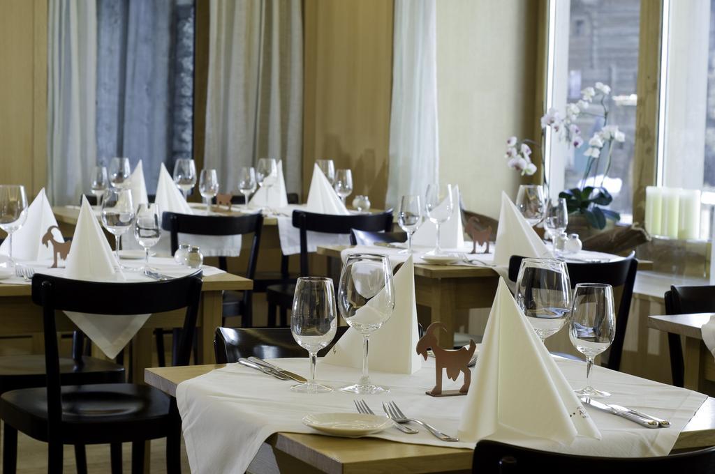 Hotel Alpina Vals Ngoại thất bức ảnh